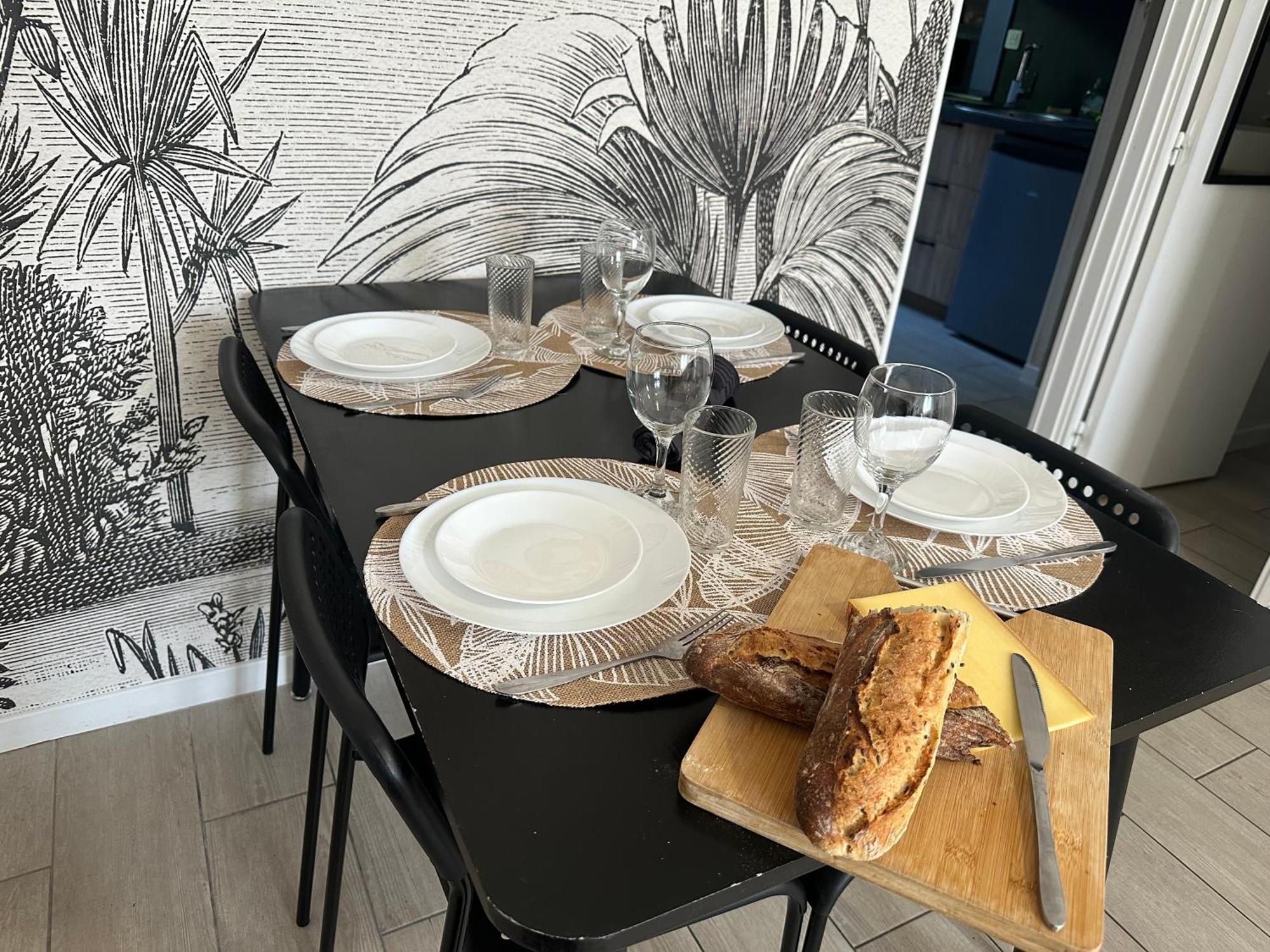 Le Boheme - Appartement Proche Gare Et Commerces ฌิซอร์ ภายนอก รูปภาพ